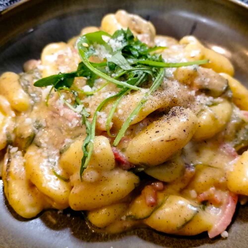 Cavatelli con patate, speck e rucola