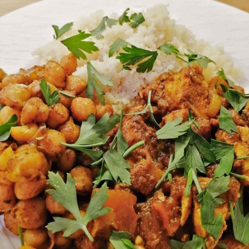 Tajine di pollo, ceci e couscous